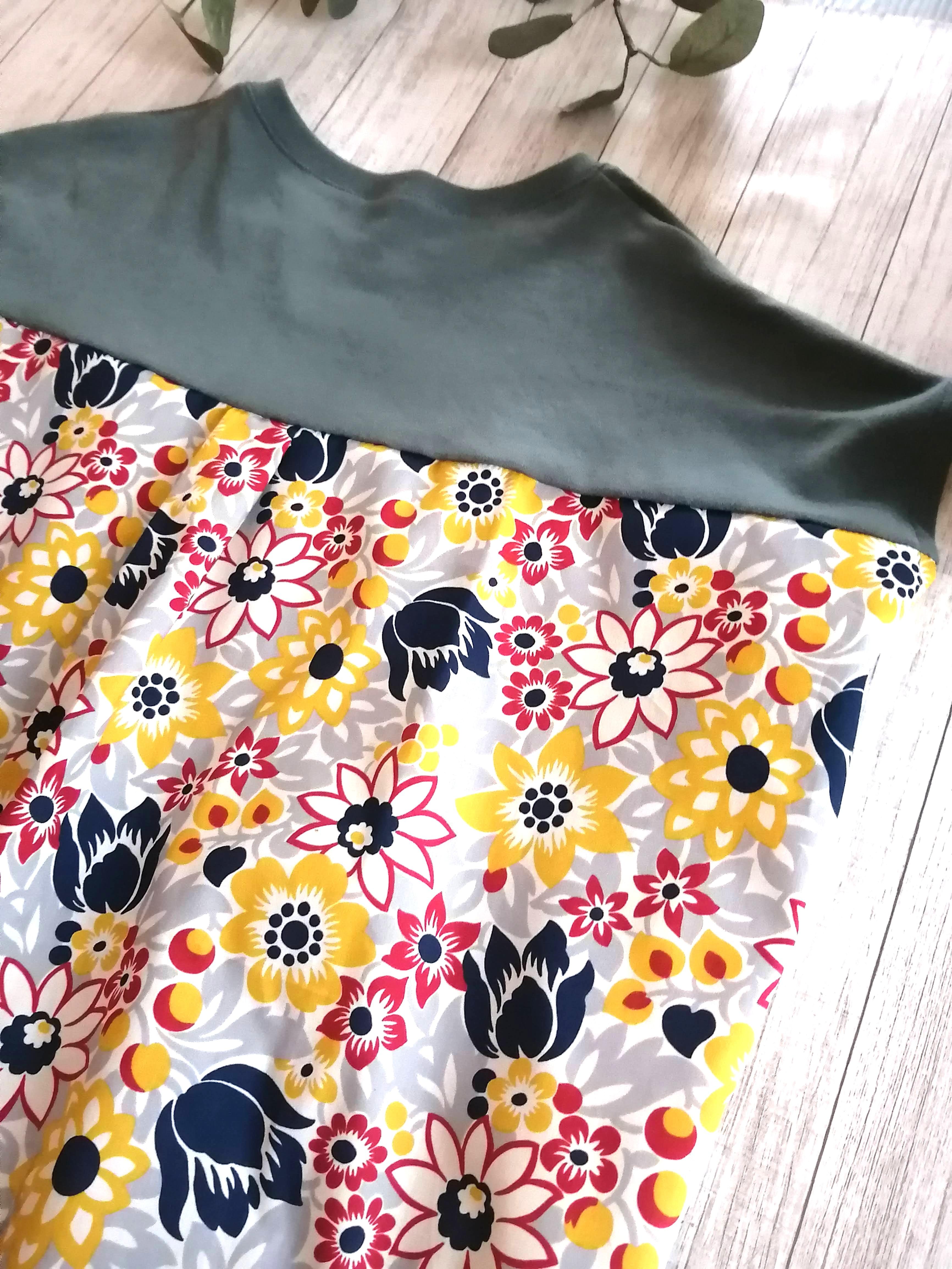大人の花柄　デザインTシャツ　綿100%1枚目の画像